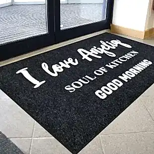 Beyaz El Yazılı Siyah Logolu Paspas